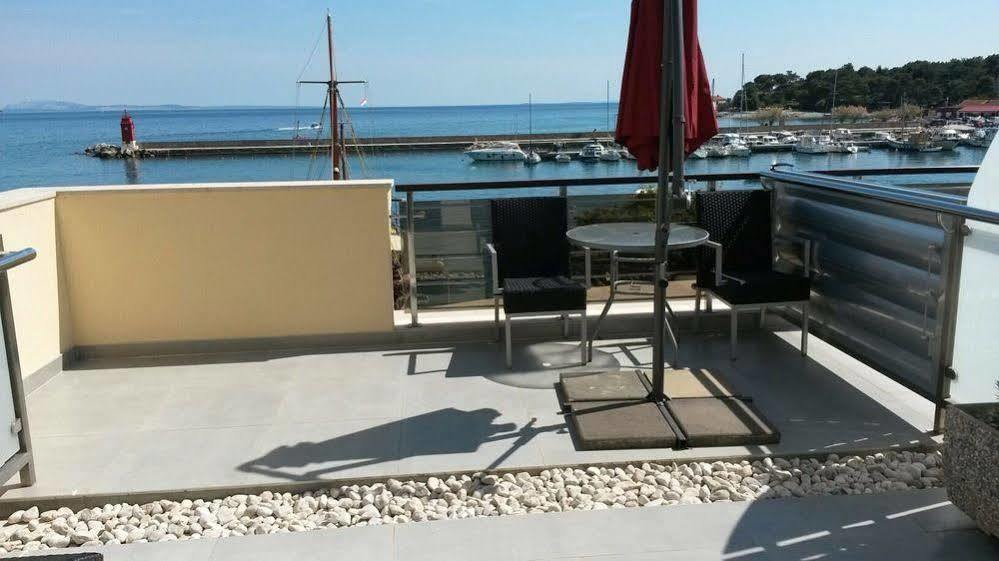 Hotel Marina Krk Town Exterior foto